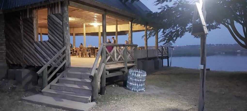Tembo Safari Lodge Katunguru Exterior foto